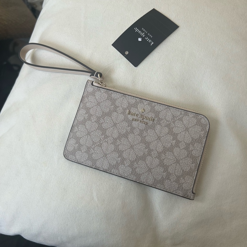 NWT Kate spade wristlet